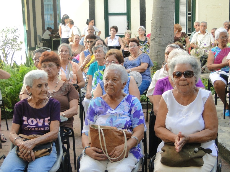 habana-vieja-on-a-day-dedicated-to-the-elderly