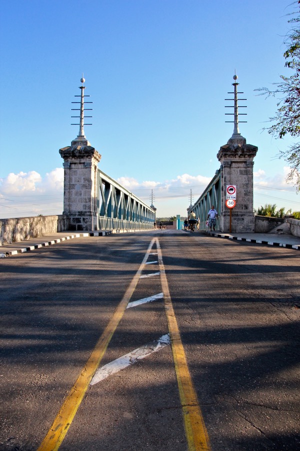 matanzas-city-of-bridges-and-palaces