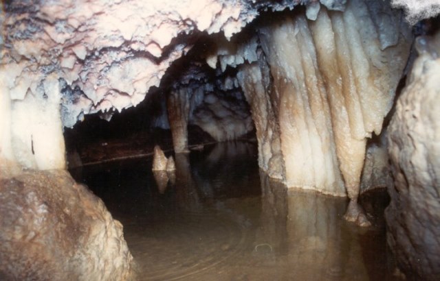 la-cueva-de-bellamar-y-su-sistema-mayor-monumento-nacional